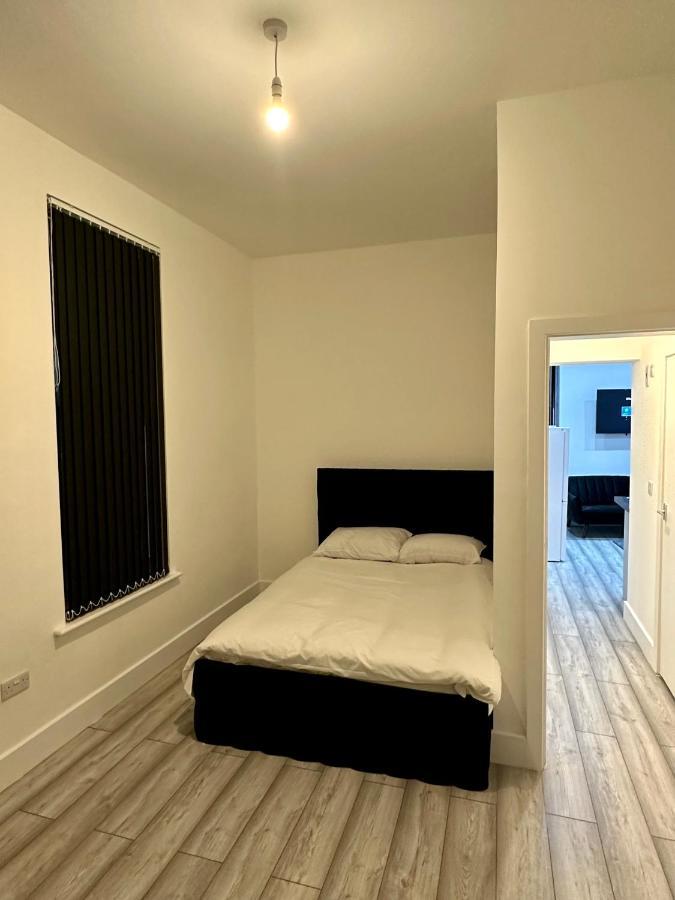 Luton Town Centre Apartment Exterior foto